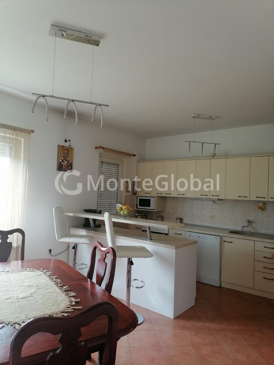 Casa en Podgorica, Montenegro, 350 m² - imagen 8