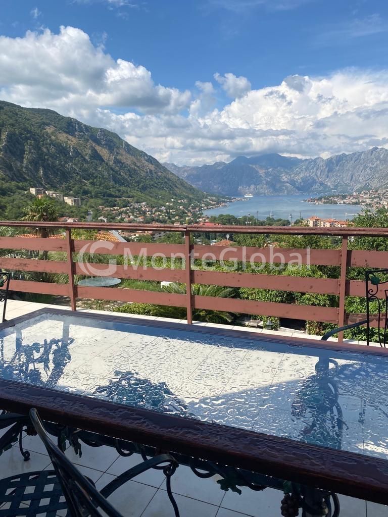 Villa a Kotor, Montenegro, 450 m² - foto 9
