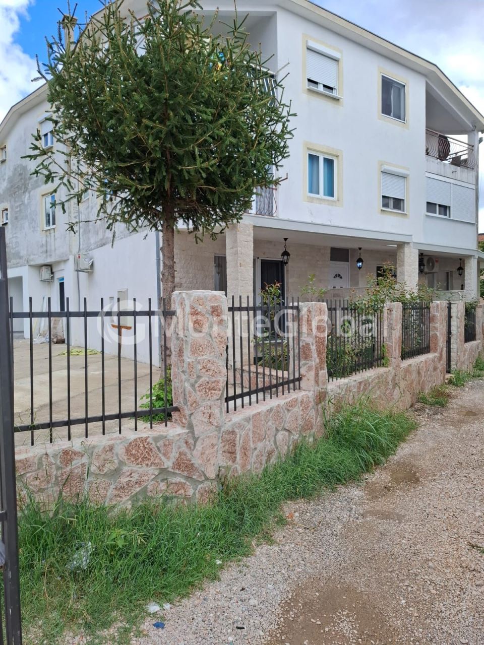 Flat in Bar, Montenegro, 33 m² - picture 10