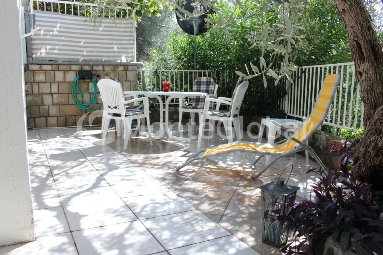 Flat in Sveti Stefan, Montenegro, 40 m² - picture 10