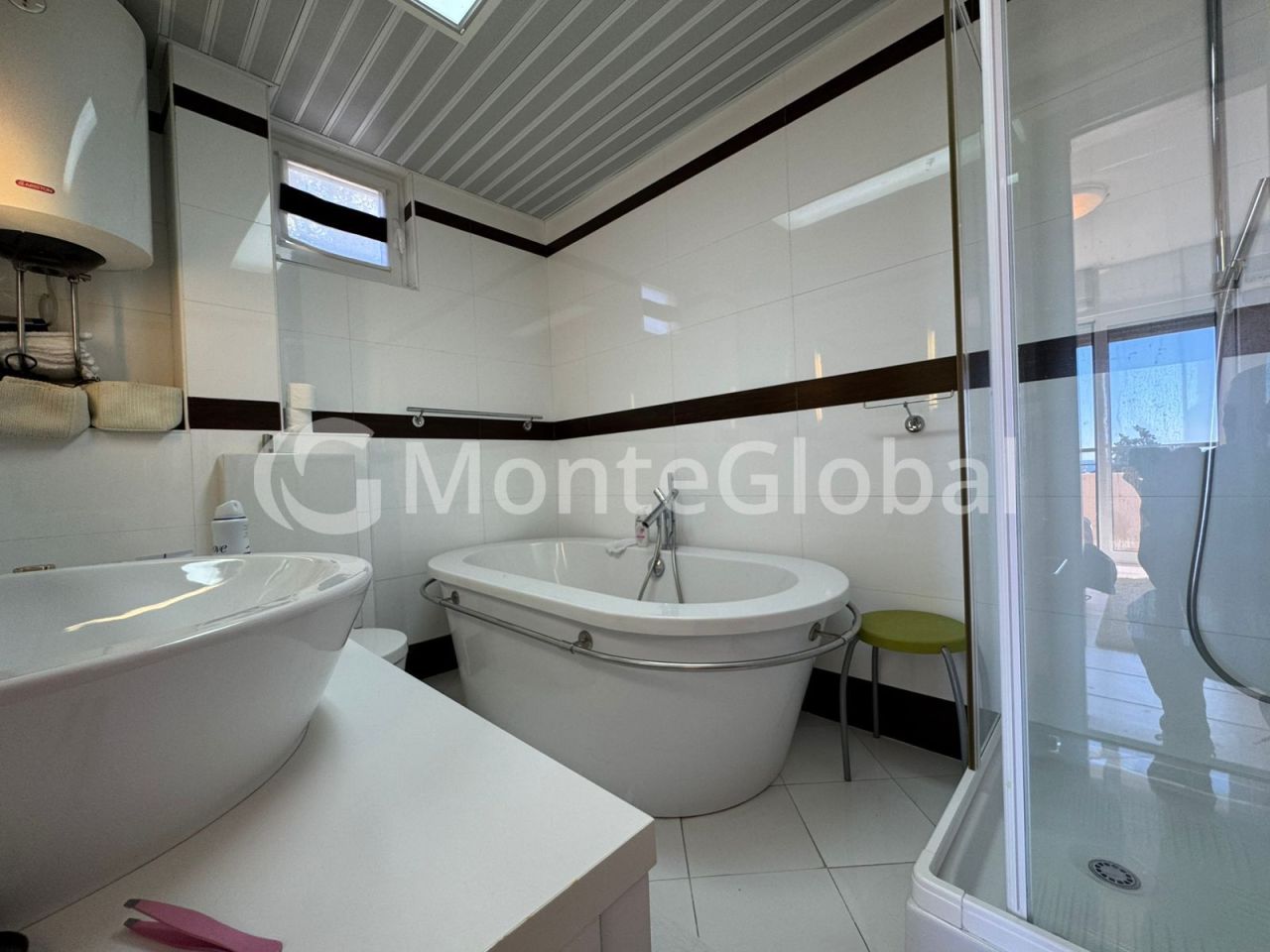 Flat in Becici, Montenegro, 228 m² - picture 12