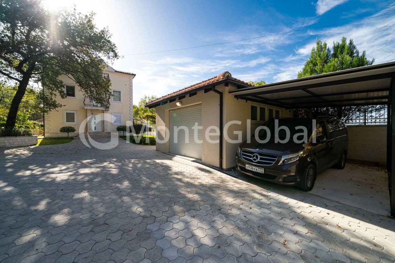 House in Kotor, Montenegro, 380 m² - picture 12