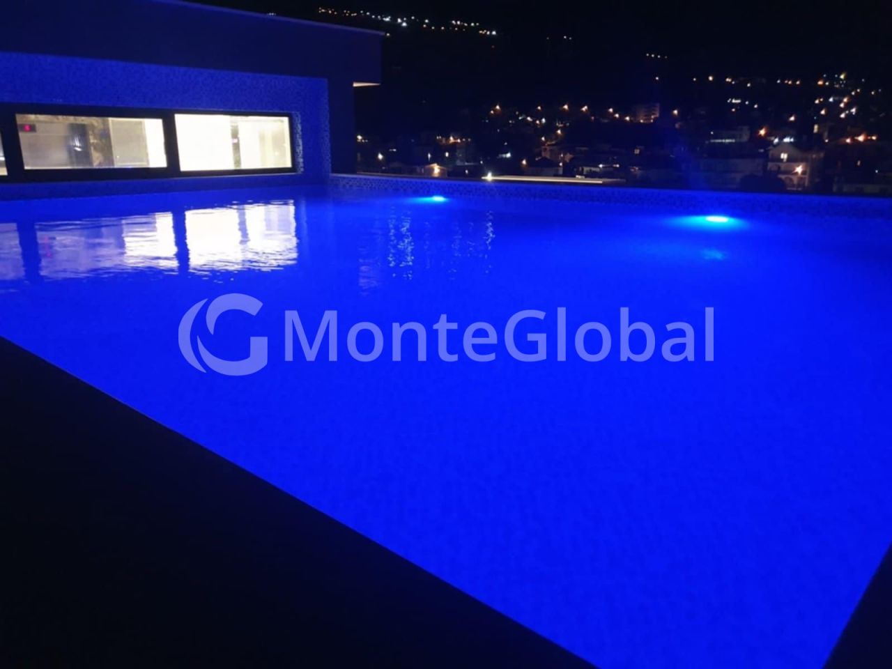 Flat in Dobra Voda, Montenegro, 100 m² - picture 13