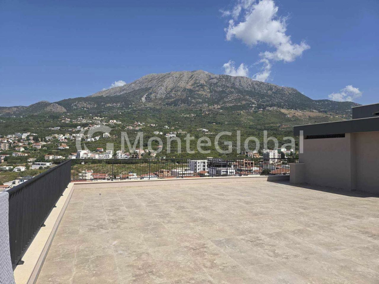 Flat in Dobra Voda, Montenegro, 100 m² - picture 14