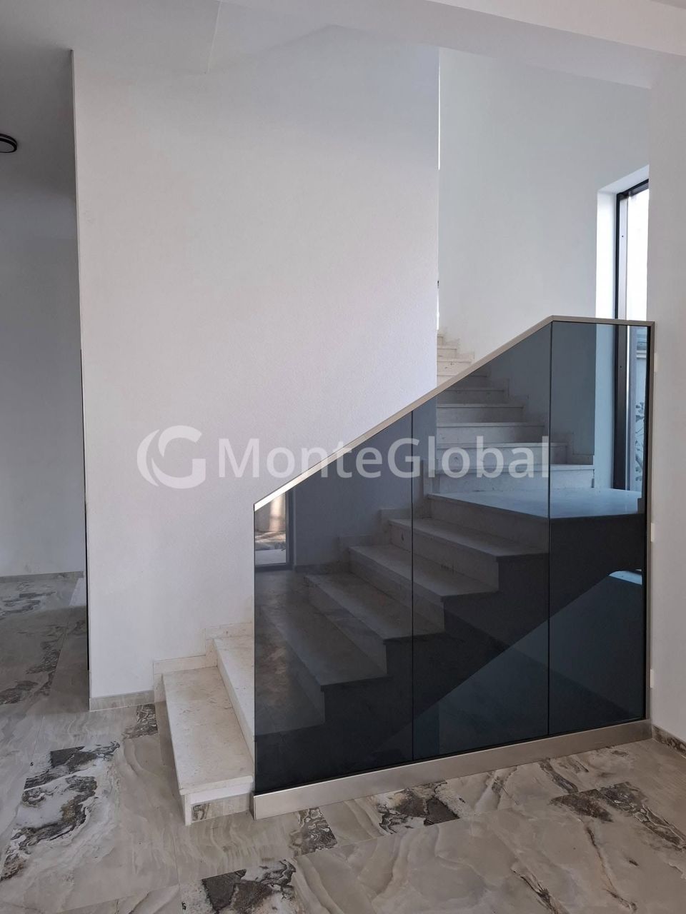 Flat in Dobra Voda, Montenegro, 100 m² - picture 16