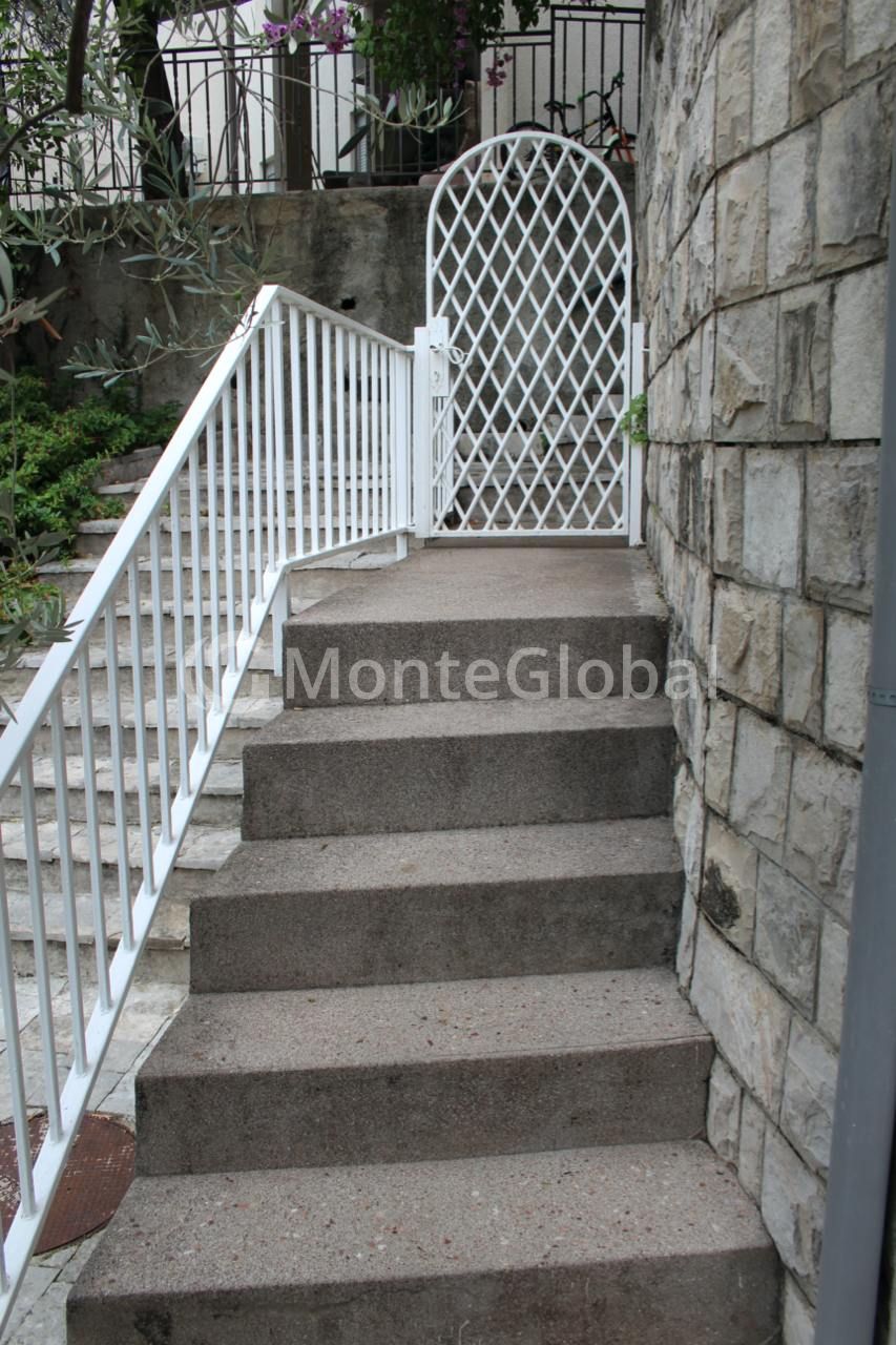 Flat in Sveti Stefan, Montenegro, 40 m² - picture 17