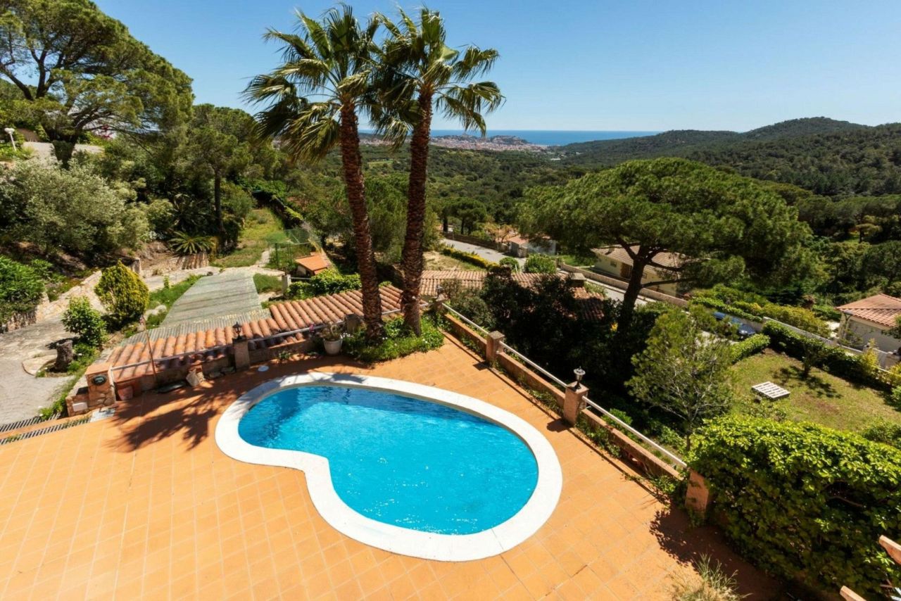 Villa in Sant Feliu de Guíxols, Spanien, 272 m² - Foto 1