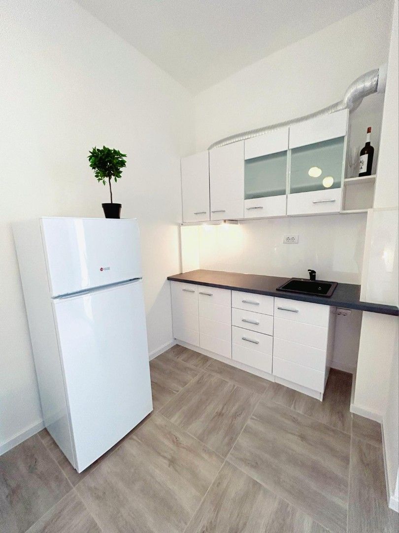 Flat in Bar, Montenegro, 35 m² - picture 6