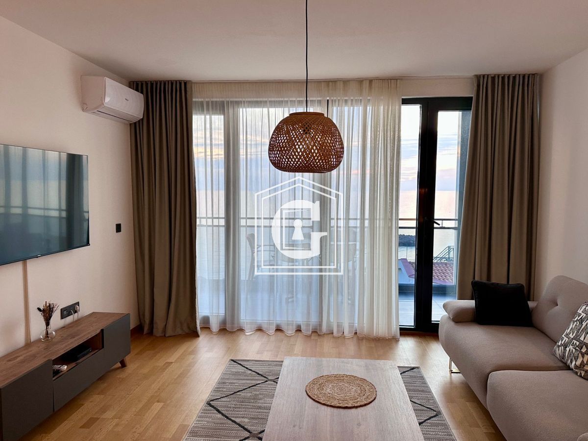 Apartment in Sveti Stefan, Montenegro, 67 m² - picture 4