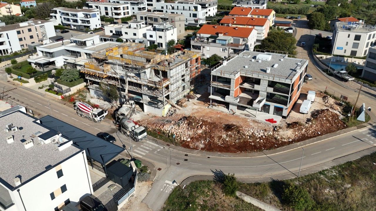 Flat in Novigrad, Croatia, 118.73 m² - picture 1