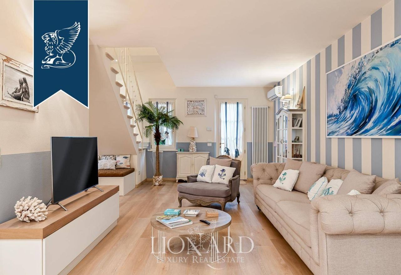 Villa in Forte dei Marmi, Italien, 175 m² - Foto 2