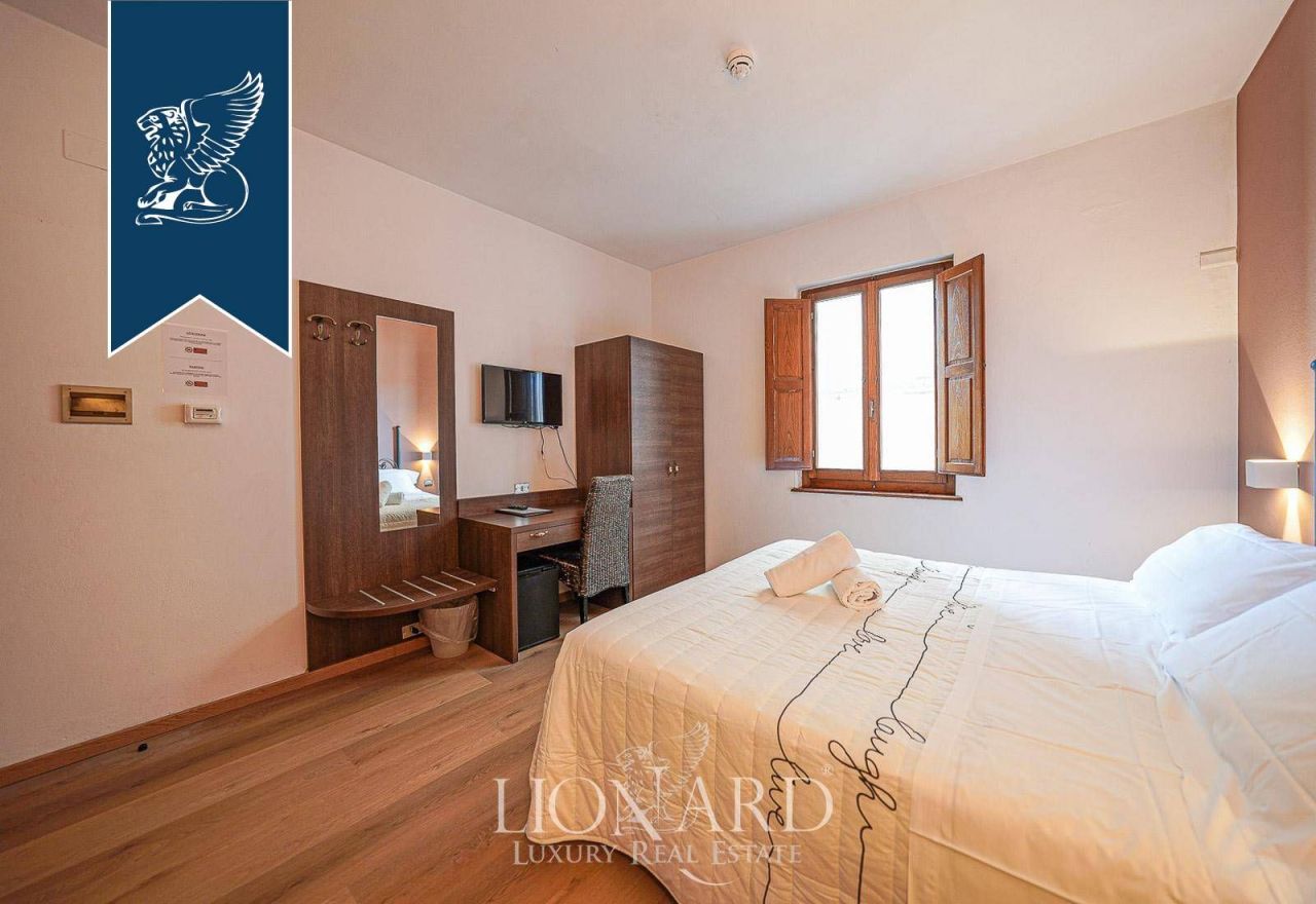 Hotel en Greve in Chianti, Italia, 800 m² - imagen 14