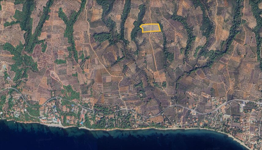 Terrain en Sithonie, Grèce, 27 000 m² - image 1