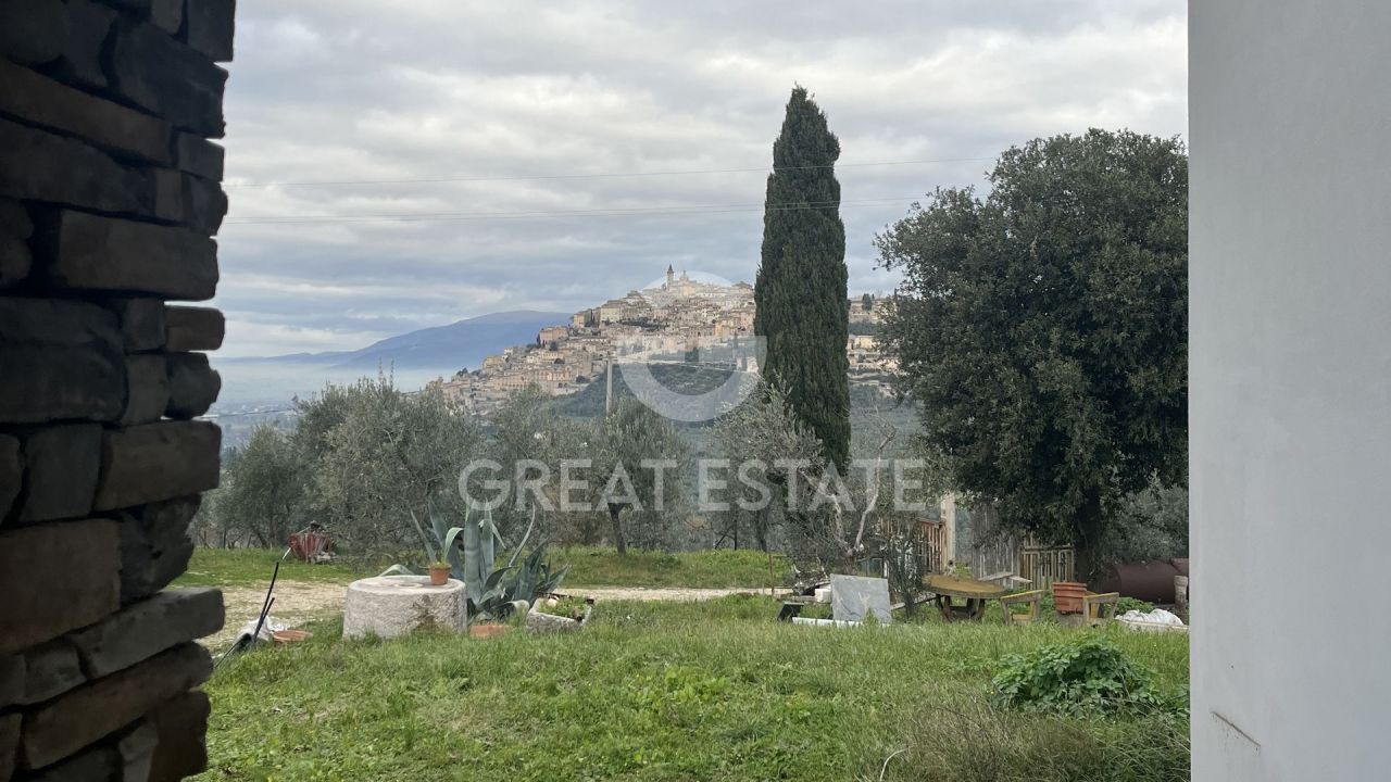 Villa in Trevi, Italien, 347.7 m² - Foto 1