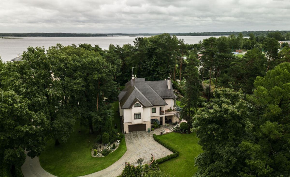 House in Riga, Latvia, 384 m² - picture 1