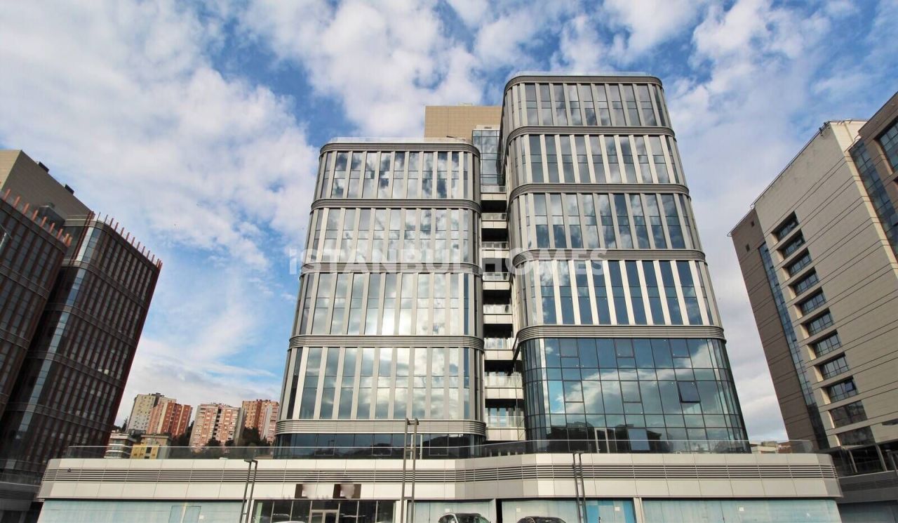 Tienda en Estambul, Turquia, 1 502 m² - imagen 1