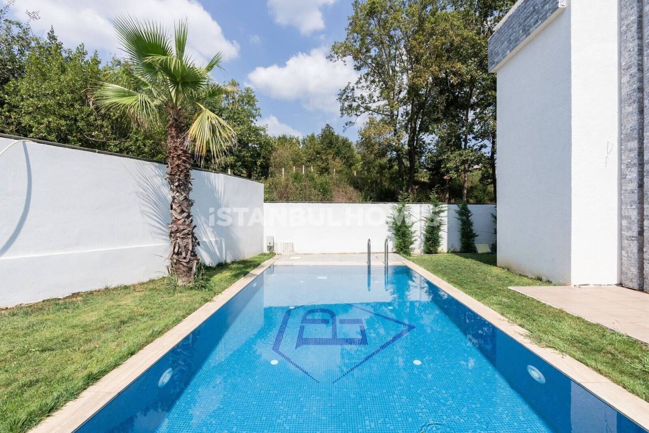 Villa à Şile, Turquie, 249 m² - image 1