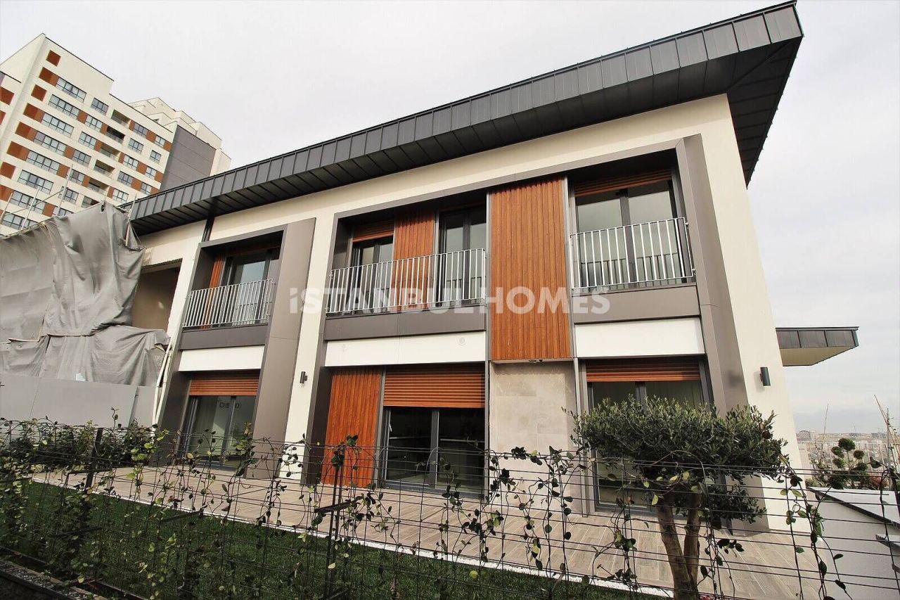 Villa in Başakşehir, Türkei, 240 m² - Foto 1