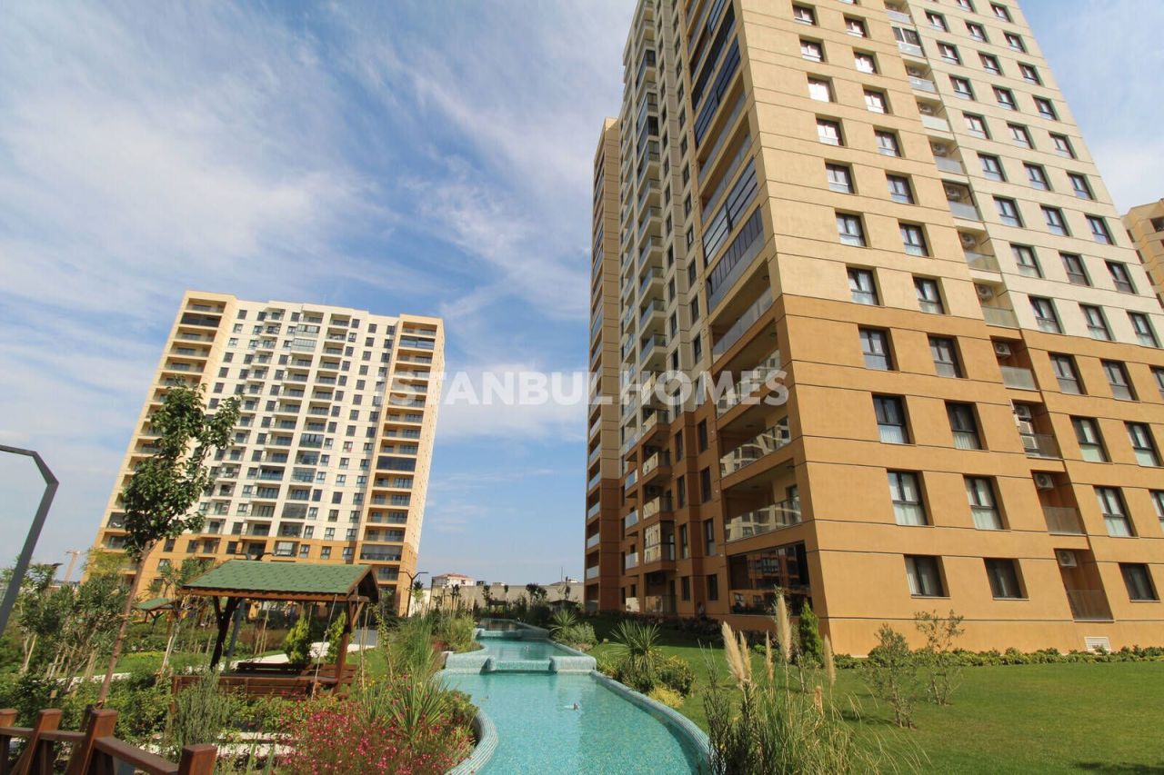 Apartment in Istanbul, Turkey, 216 m² - picture 1