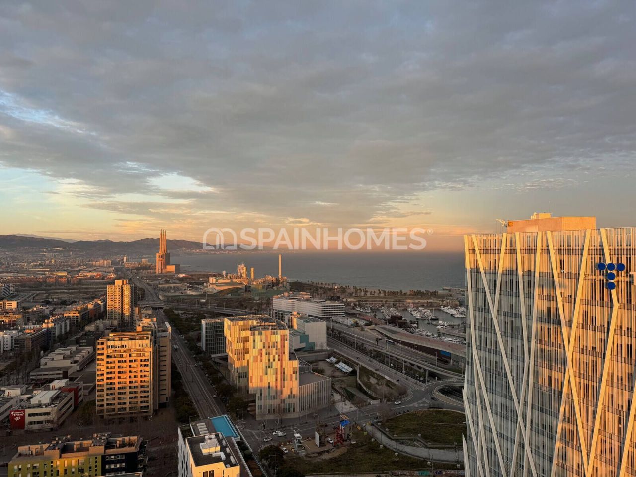 Apartment in Barcelona, Spain, 127 m² - picture 1