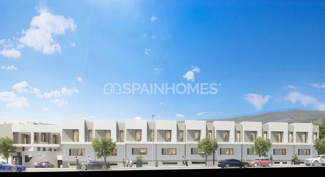 Casa adosada en Málaga, España, 239 m² - imagen 1
