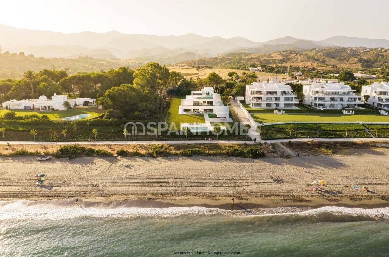 Villa in Estepona, Spain, 1 349 m² - picture 1