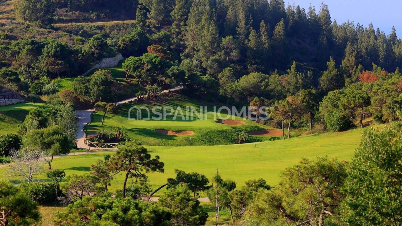Land in Mijas, Spain, 1 403 m² - picture 1