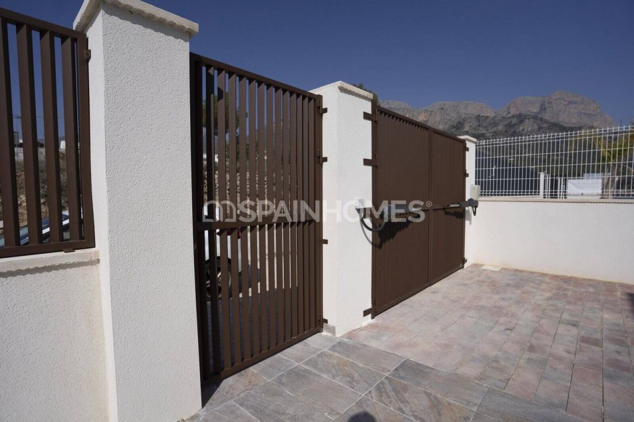 Villa in Polop de la Marina, Spain, 150 m² - picture 1
