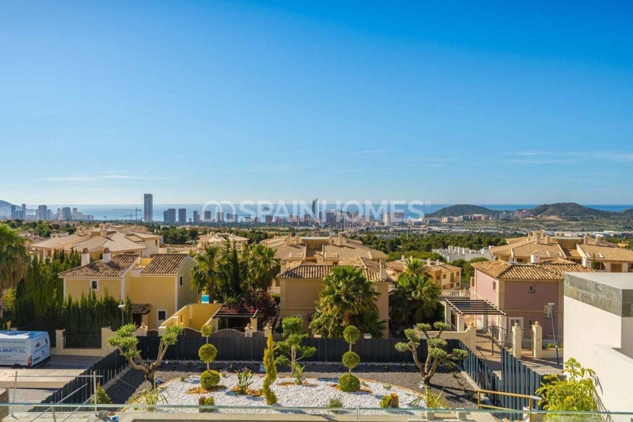 Villa in Finestrat, Spain, 998 m² - picture 1
