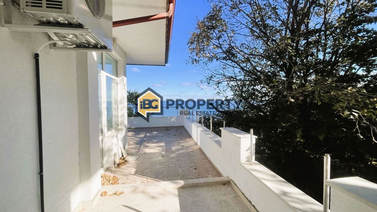 Flat in Byala, Bulgaria, 133 m² - picture 1