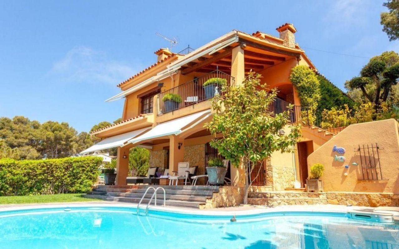 Villa en Tamariu, España, 539 m² - imagen 1