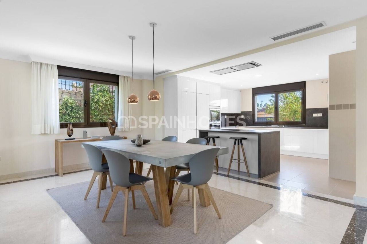 Villa in Estepona, Spain, 171 m² - picture 12