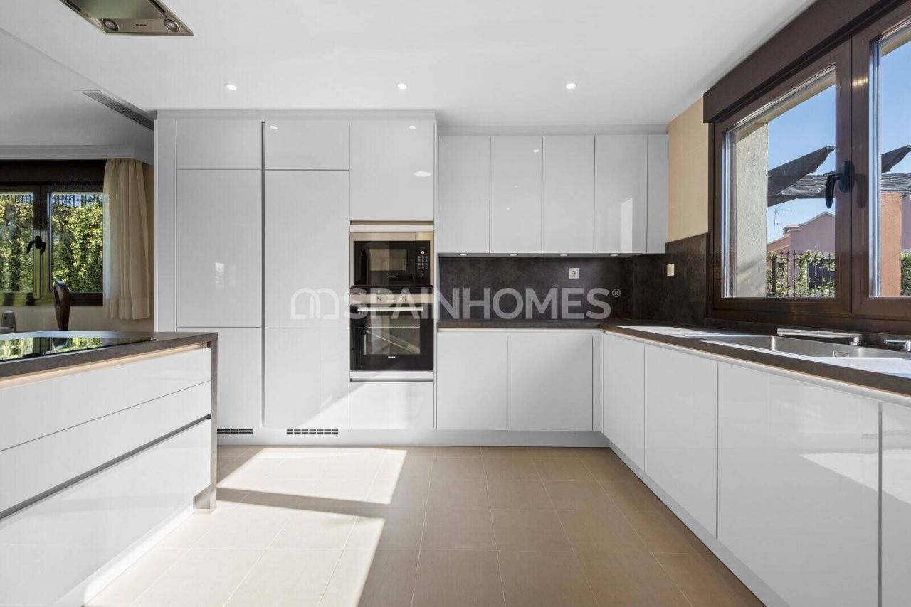 Villa in Estepona, Spain, 171 m² - picture 13