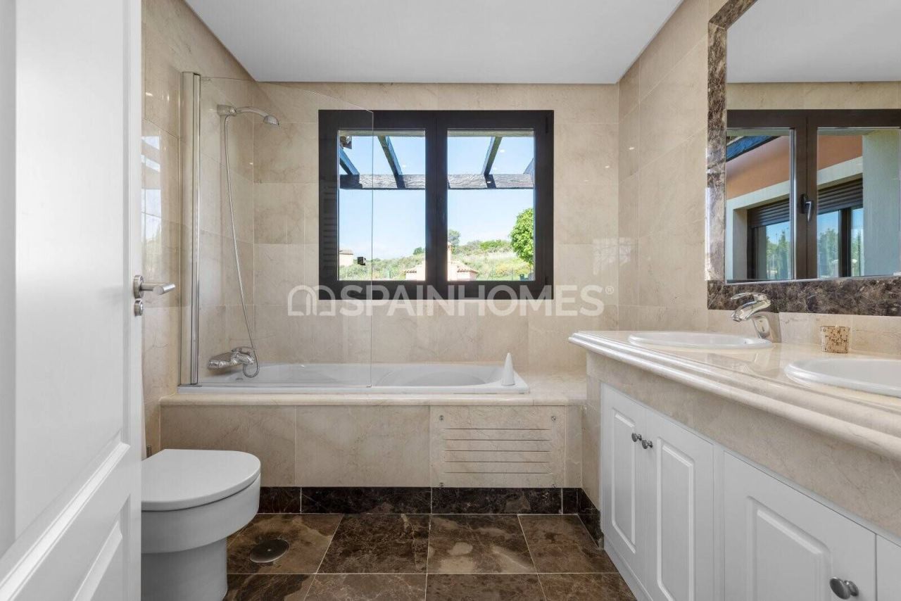 Villa in Estepona, Spain, 171 m² - picture 17