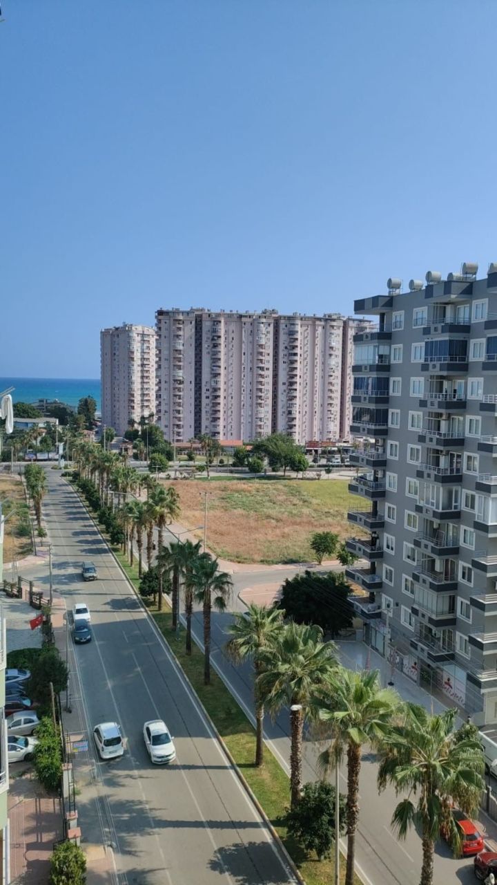 Flat in Mersin, Turkey, 180 m² - picture 1