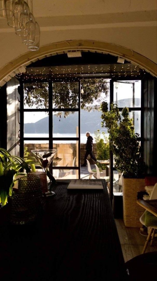 Cafe, restaurant in Herceg-Novi, Montenegro, 26 m² - picture 1
