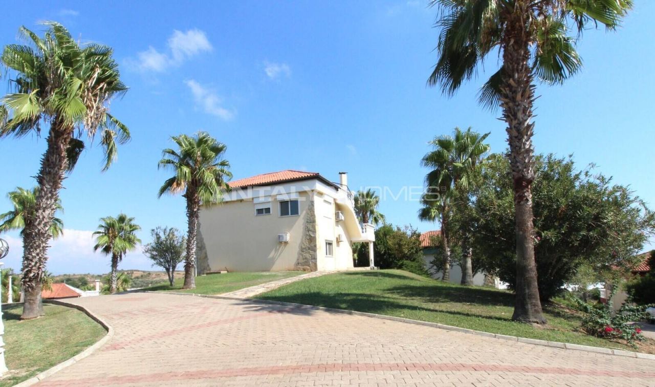 Villa en Serik, Turquia, 235 m² - imagen 1