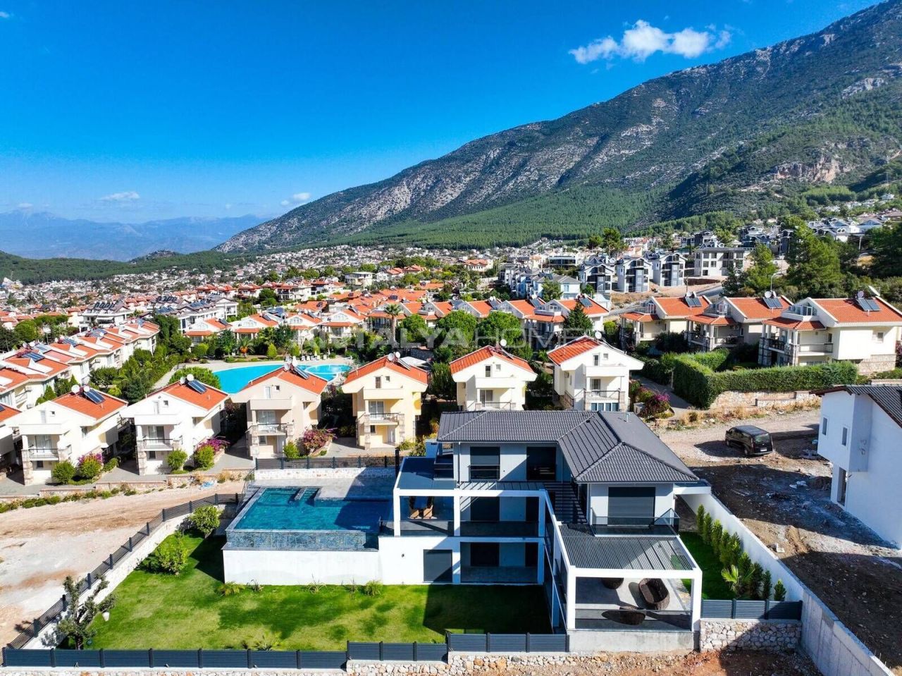 Villa in Fethiye, Turkey, 310 m² - picture 1