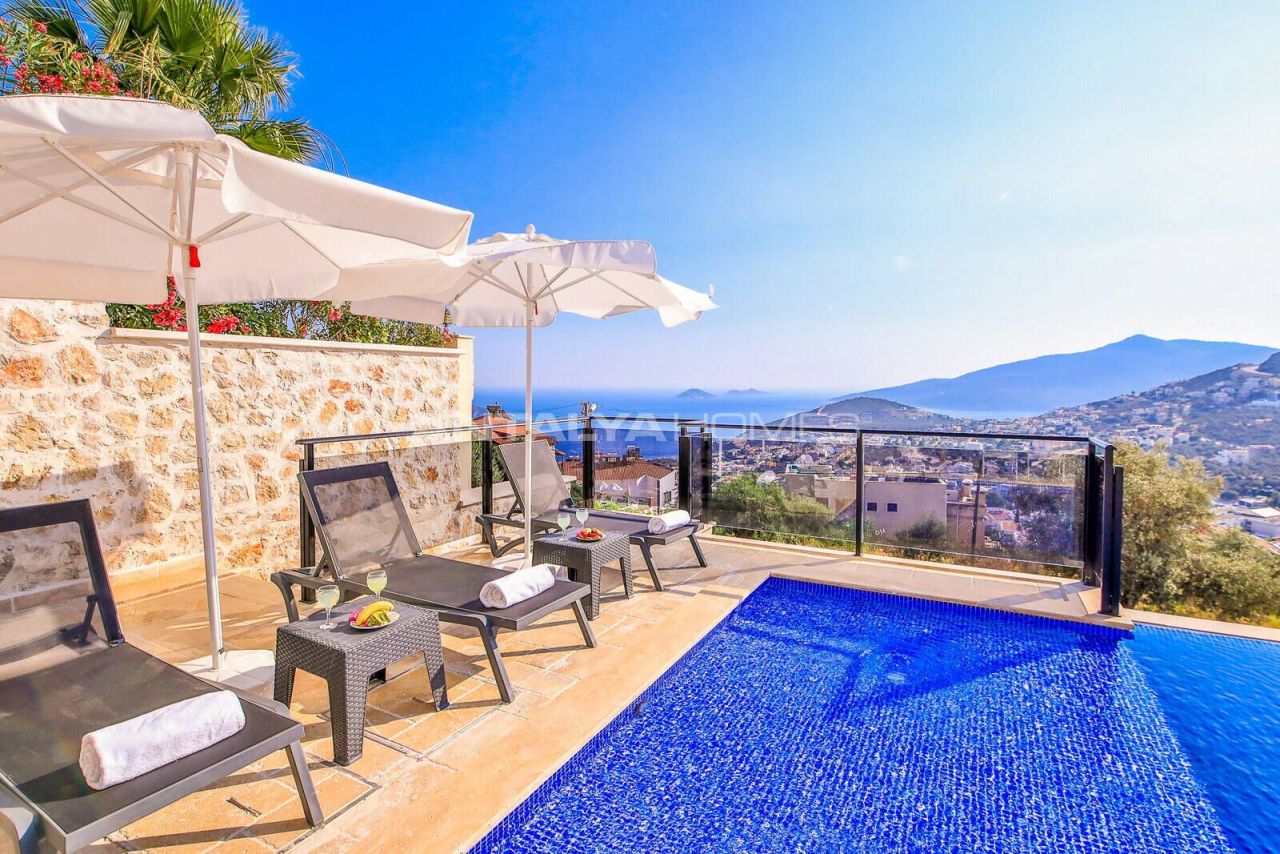 Villa en Kalkan, Turquia, 260 m² - imagen 1