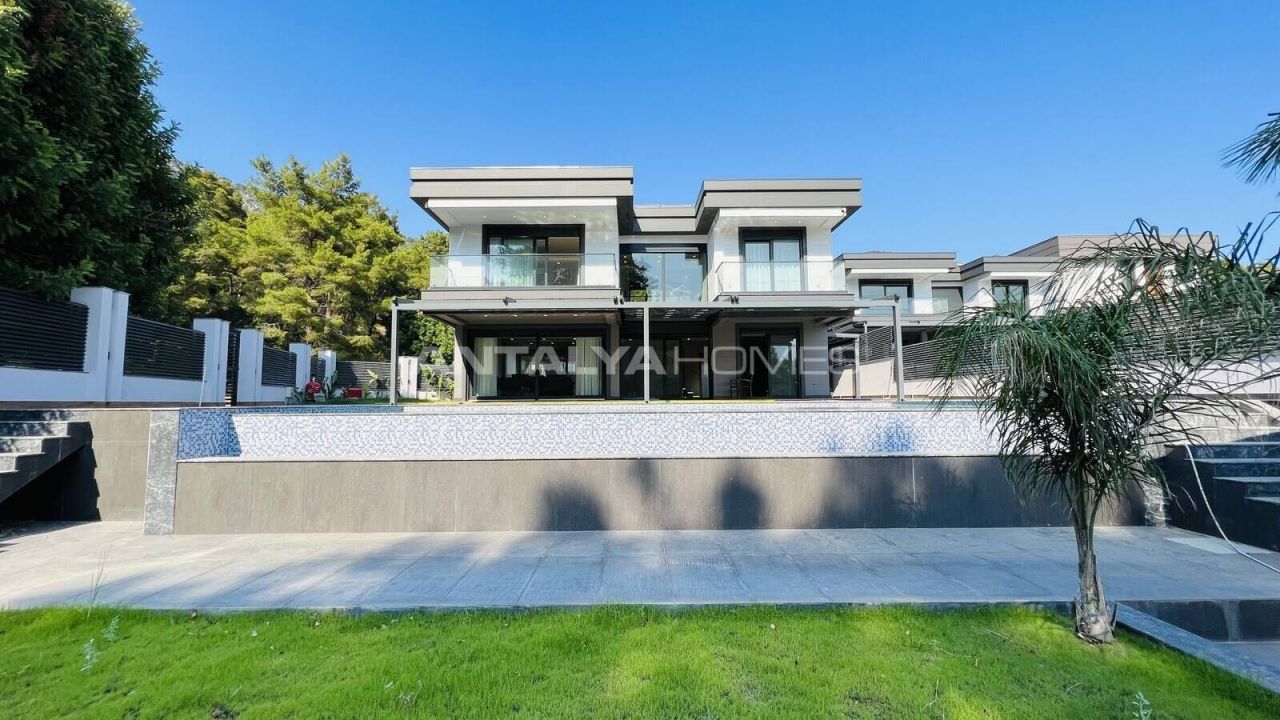 Villa en Kemer, Turquia, 221 m² - imagen 1