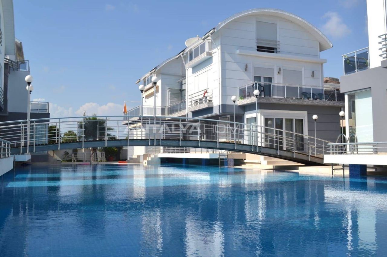 Villa à Belek, Turquie, 210 m² - image 1