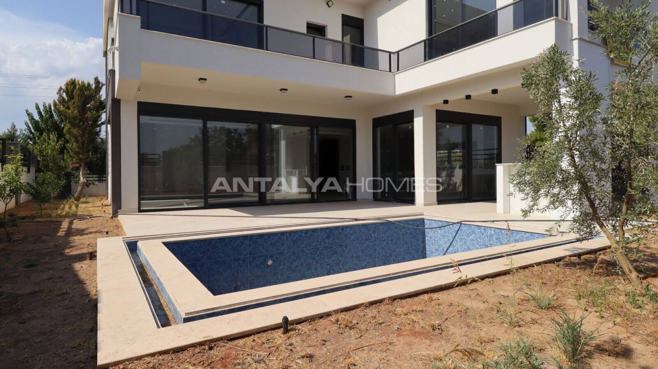 Villa in Antalya, Turkey, 400 m² - picture 1