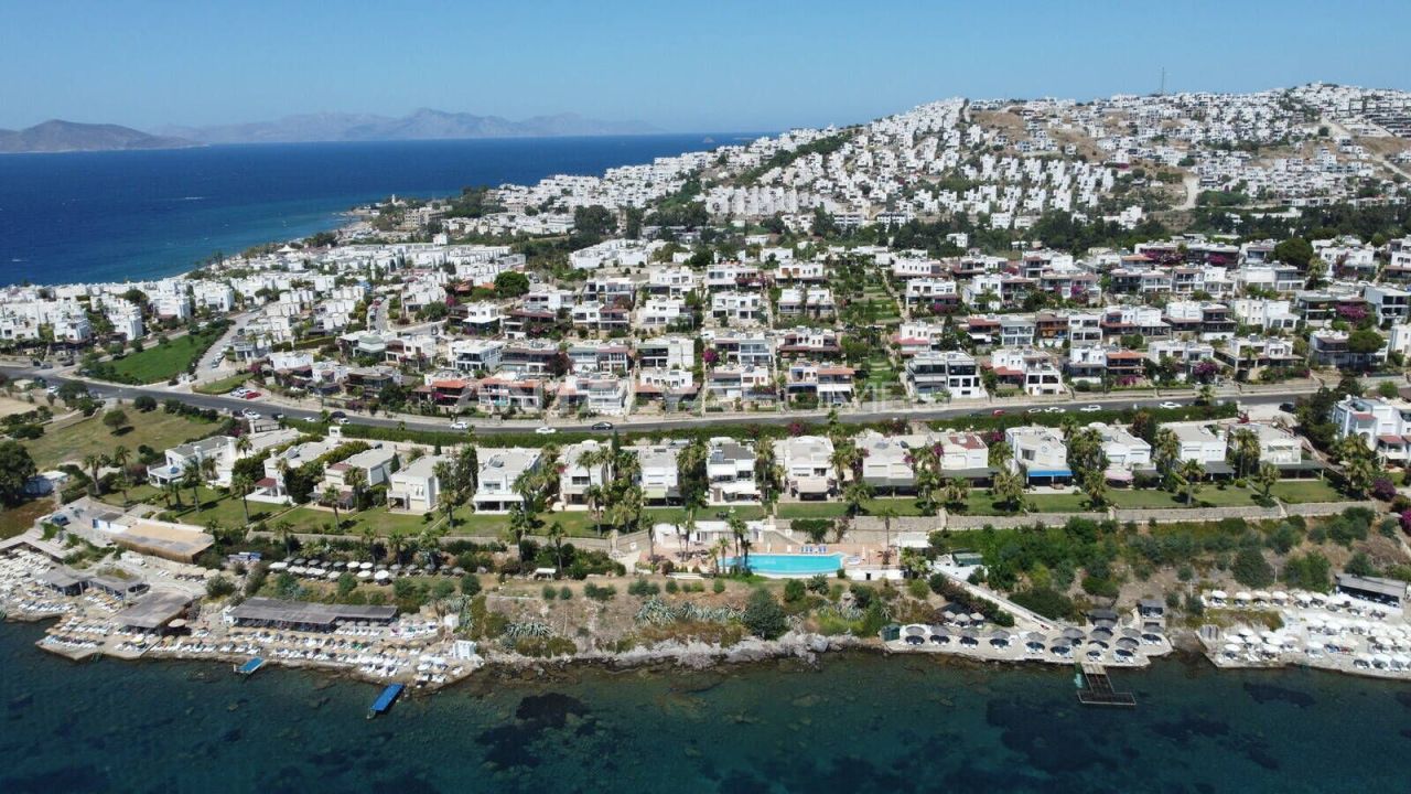Villa à Bodrum, Turquie, 310 m² - image 1