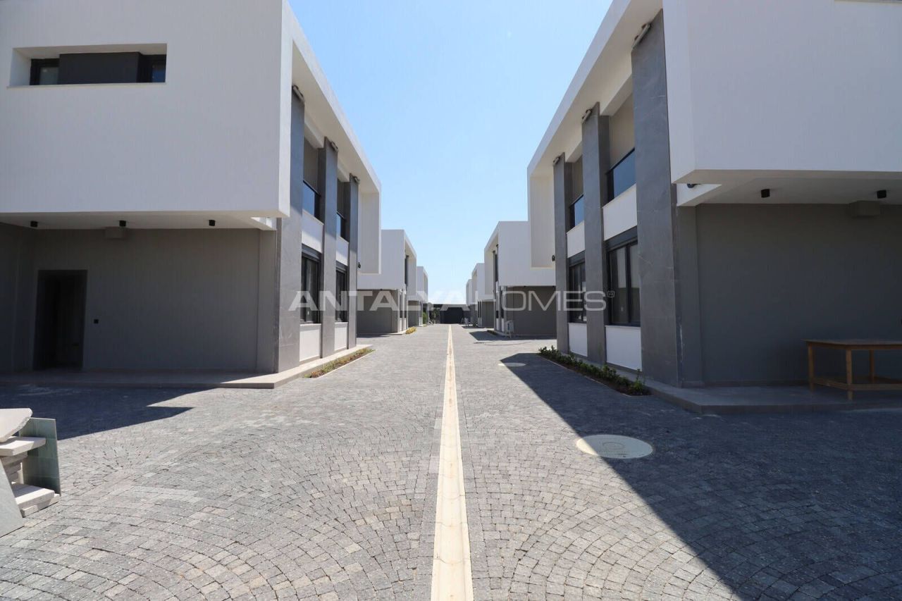 Villa à Antalya, Turquie, 255 m² - image 1