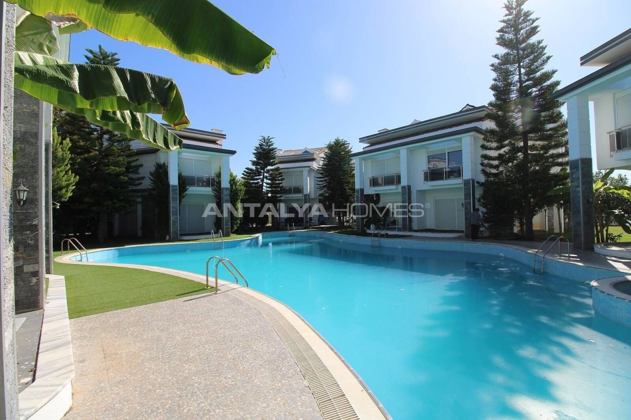 Villa in Antalya, Türkei, 350 m² - Foto 1