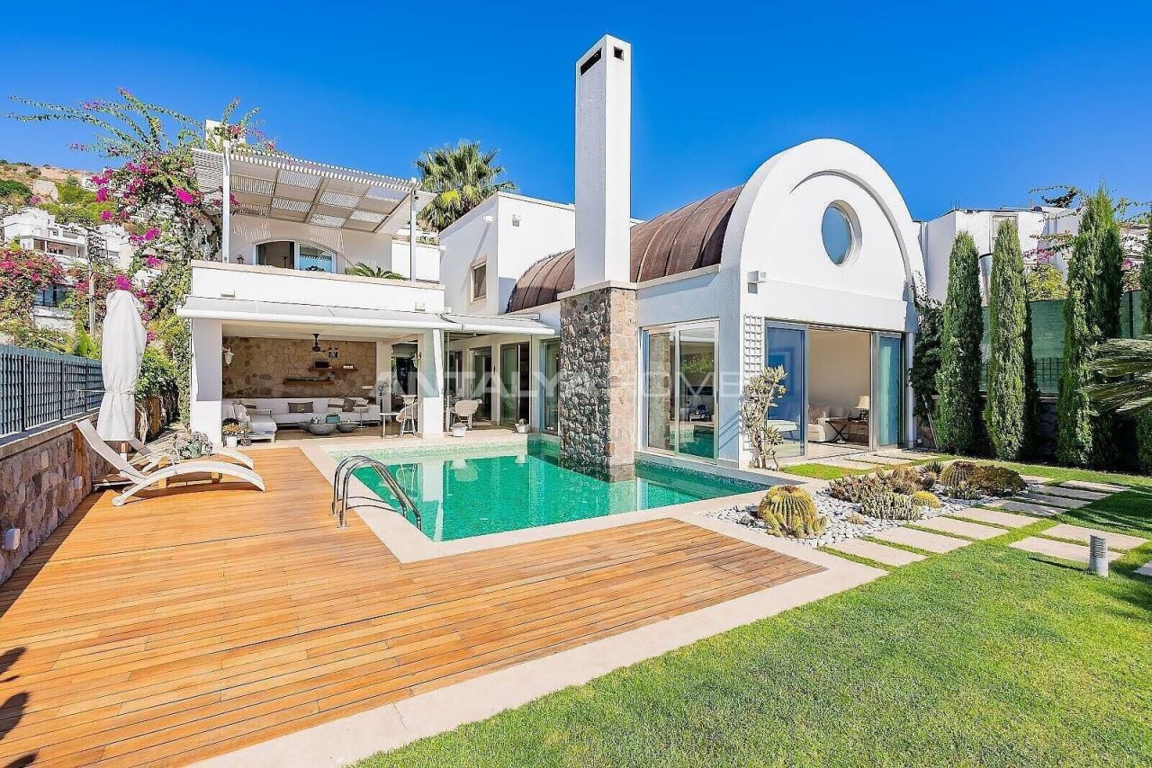 Villa à Bodrum, Turquie, 680 m² - image 1