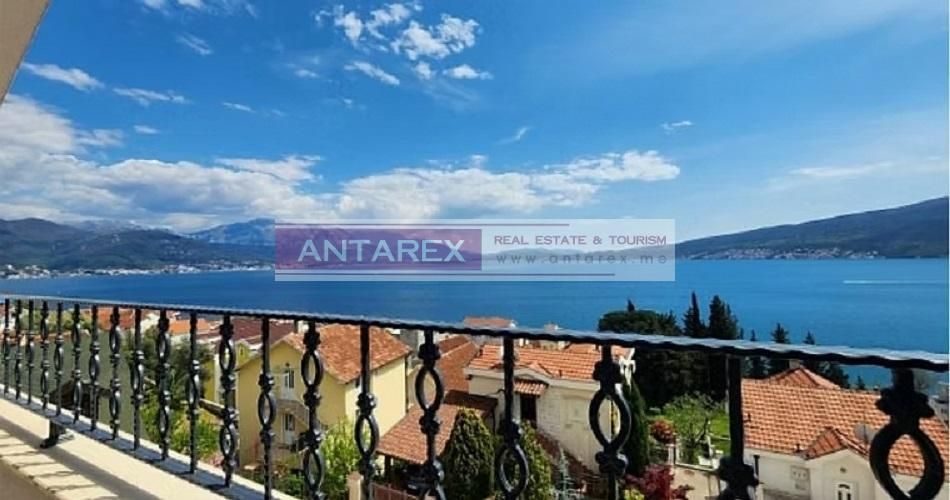 Apartment in Bijela, Montenegro, 48 m² - Foto 1