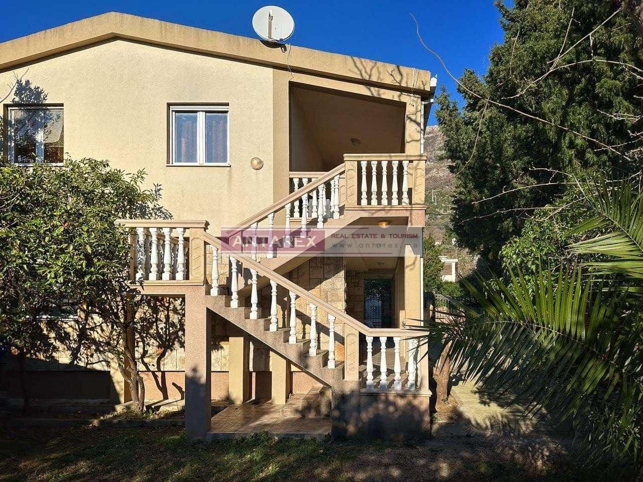 Villa en Sutomore, Montenegro, 160 m² - imagen 1