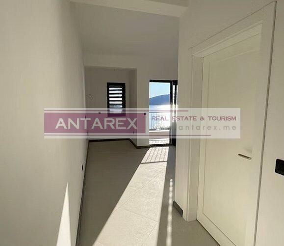 Apartment in Kumbor, Montenegro, 22 m² - picture 4