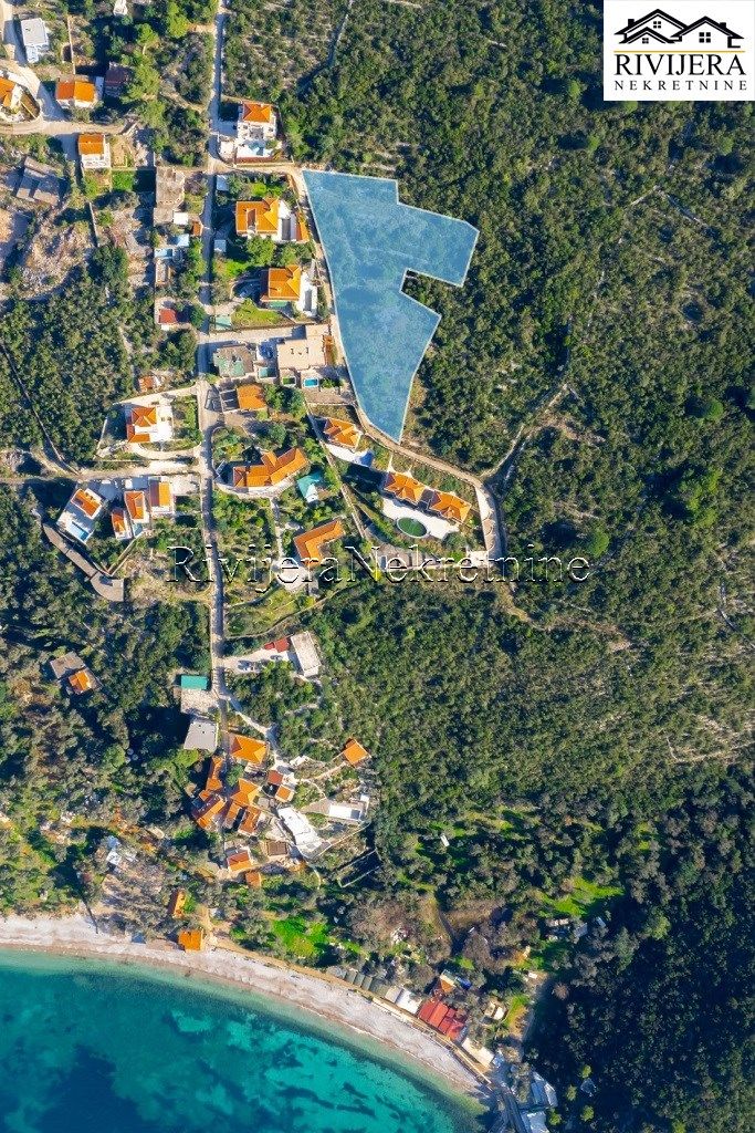Terrain à Herceg-Novi, Monténégro, 2 090 m² - image 4